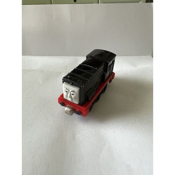 Thomas The Tank Engine & Friends Take N Play Diecast Magnetic Train Big Lot - Picture 13 of 16